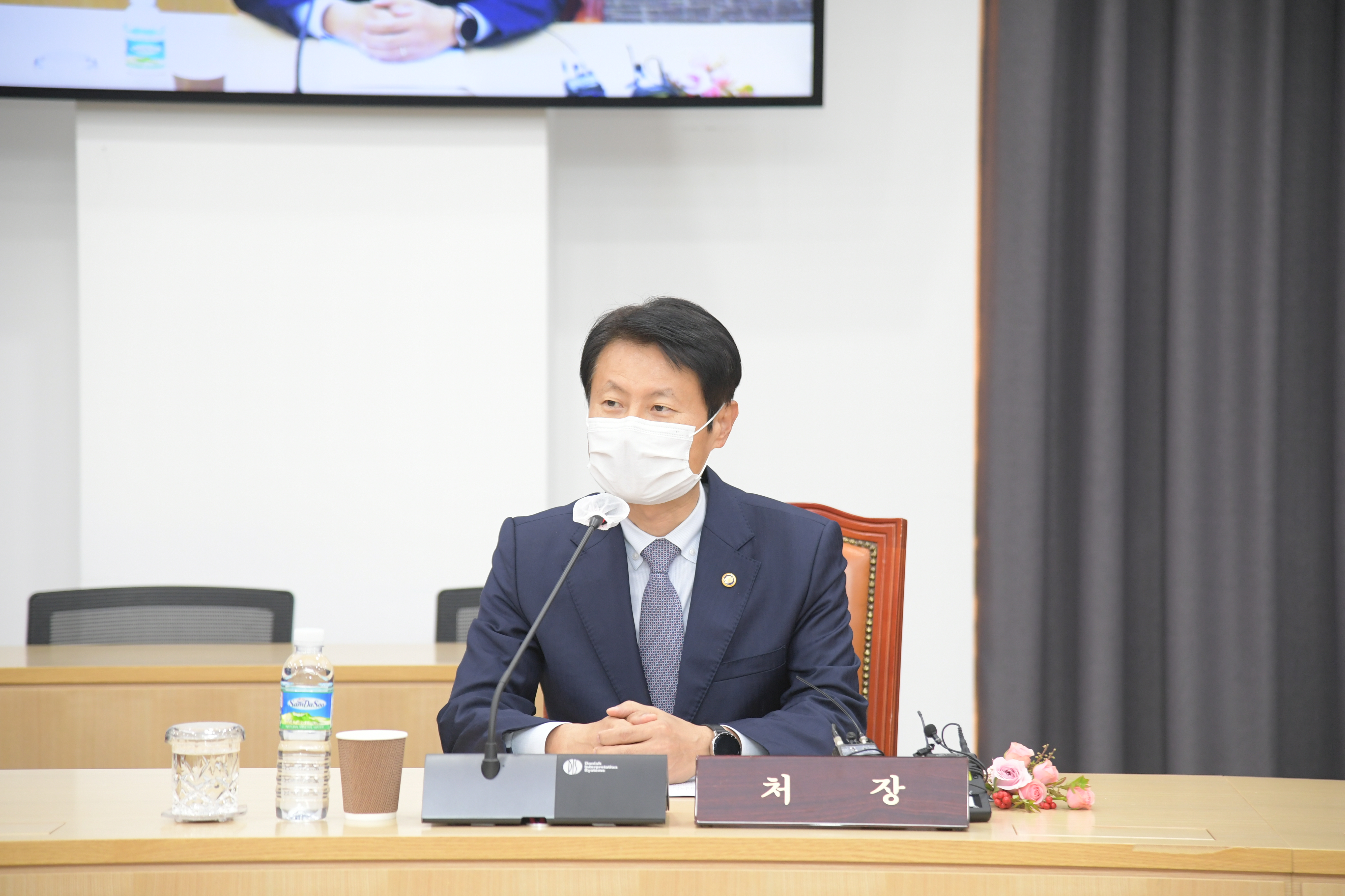 Photo News3 - [Nov. 2, 2020] Inauguration of Minister Kim Ganglip as the 6th Minister of Food and Drug Safety