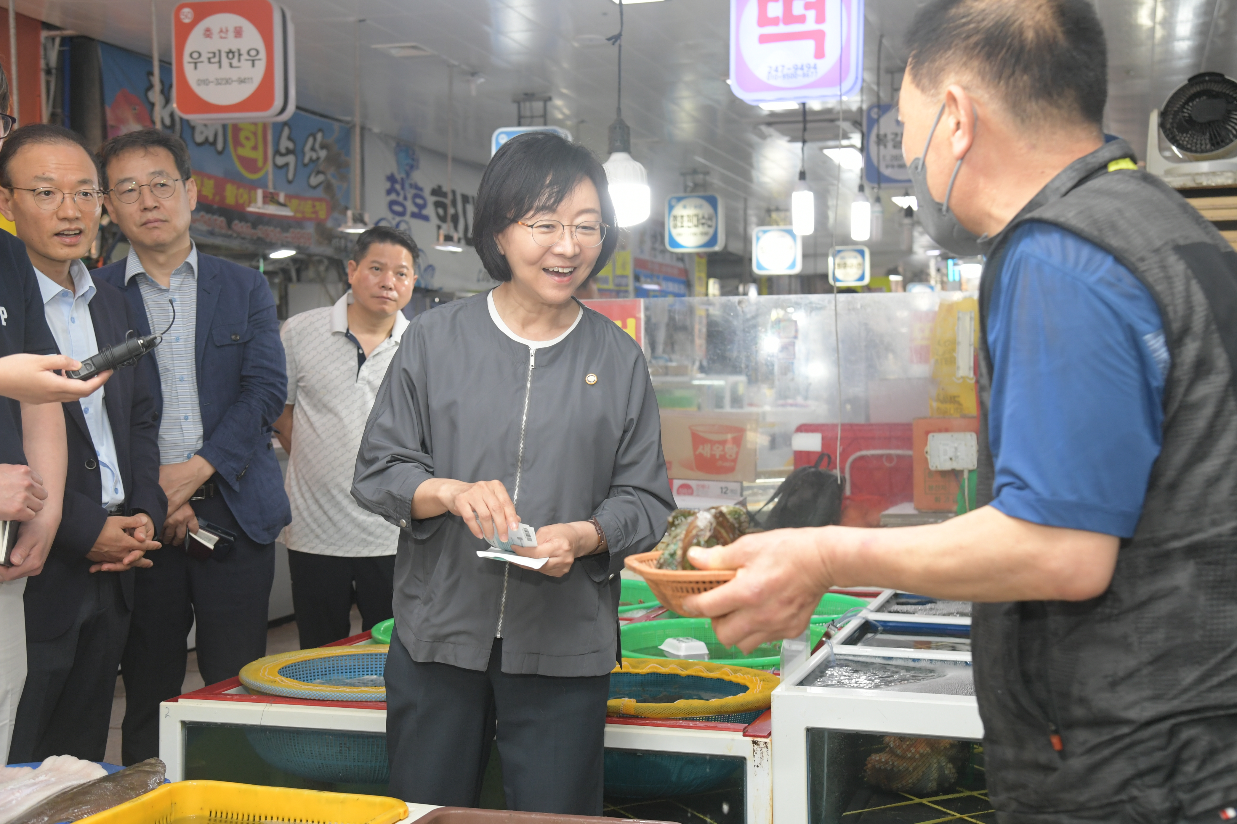 Photo News3 - [Jul 5, 2023] On-site inspection for seafood safety management in the domestic distribution stage