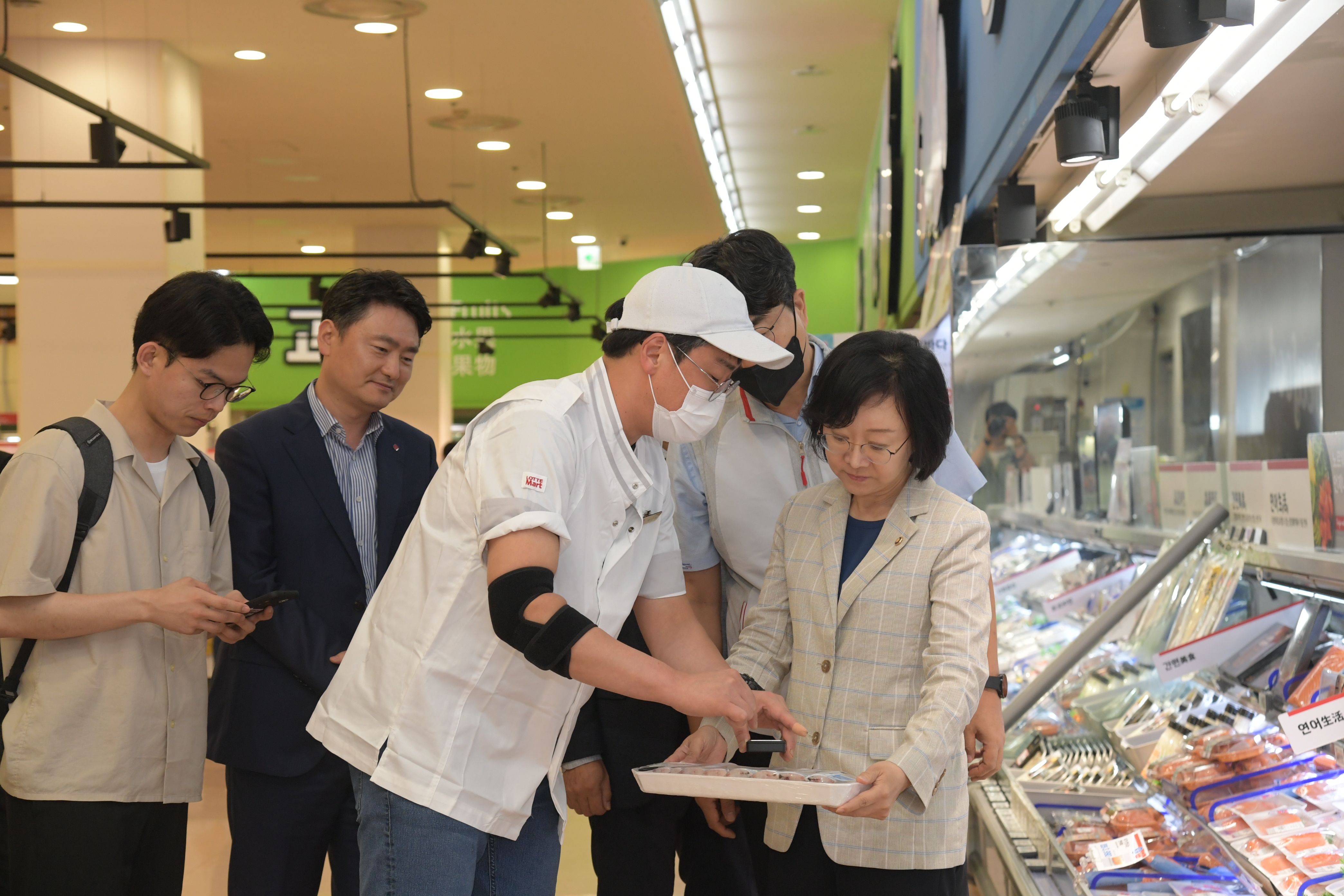 Photo News3 - [Jul 21, 2023] On-site inspection for seafood safety management at distribution stage